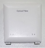 OTO 4/4 mit Pigtail's AP (ON) bestückt mit 2 Duplex- Mittelstücken LC / APC