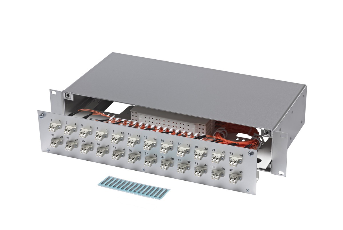 LWL 19" KEV 1HE ausz. 8xLC/Dupl. 50/125 komp.