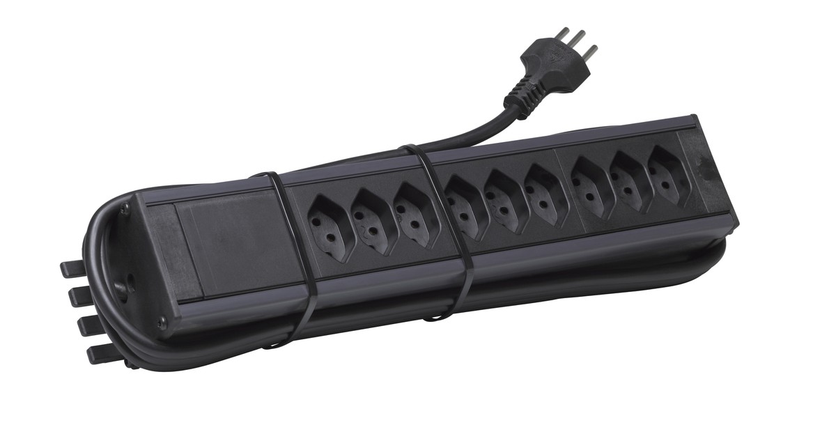 Prise mult. 9xTyp 13 s.i. nr fin de serie